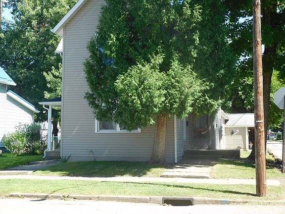 2nd image of 133 1/2 5th St NW