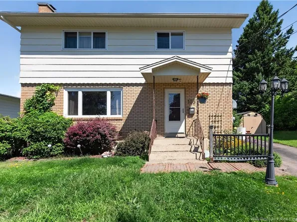 133 Brentwood Dr, Moncton, NB E1E 1N1
