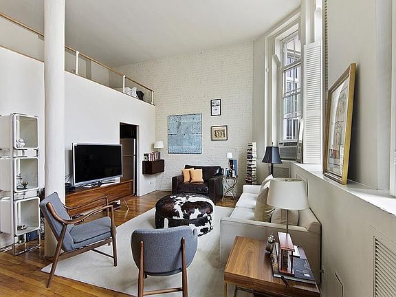 3rd image of 29 King St APT 3B