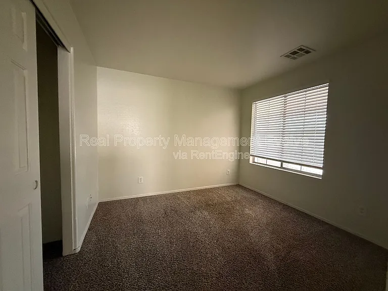 1225 W Shumway Farm Rd — Photo 12