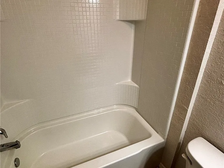 9437 N Travis Dr — Photo 13