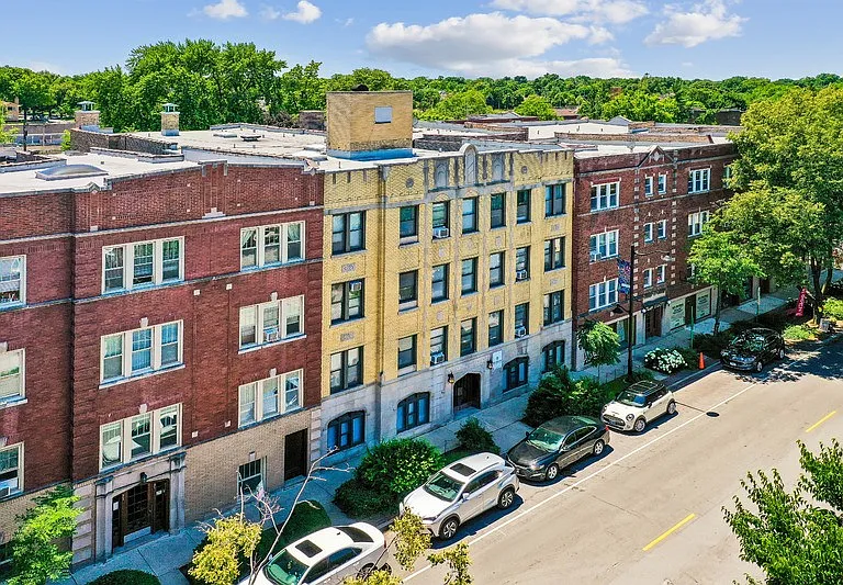 Evelyn Apartments — Photo 12