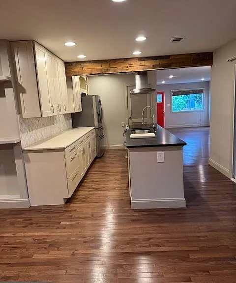 1920 Hillside Dr — Photo 4