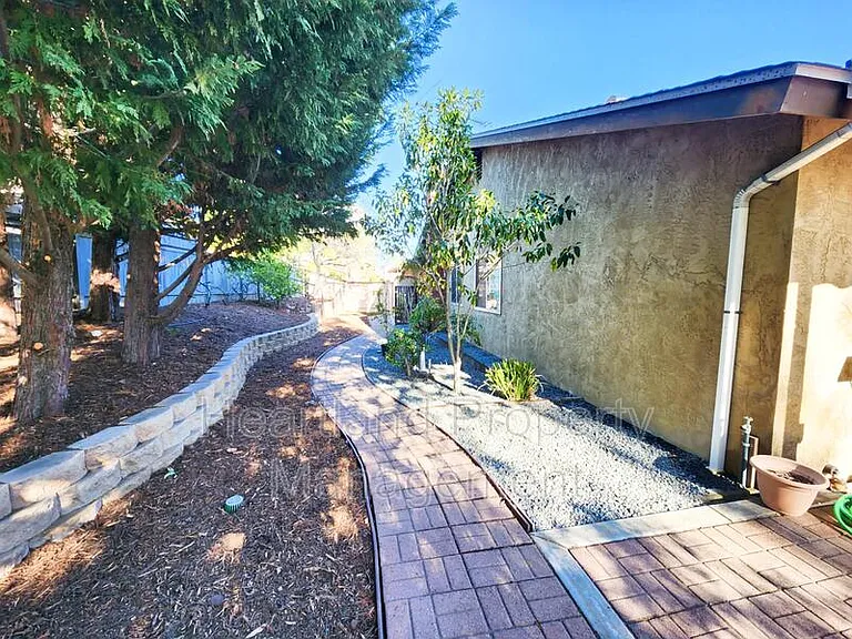 11323 Tribuna Ave — Photo 11