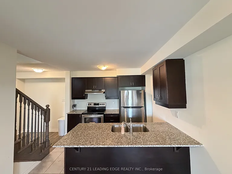 70 Lockyer Dr — Photo 16