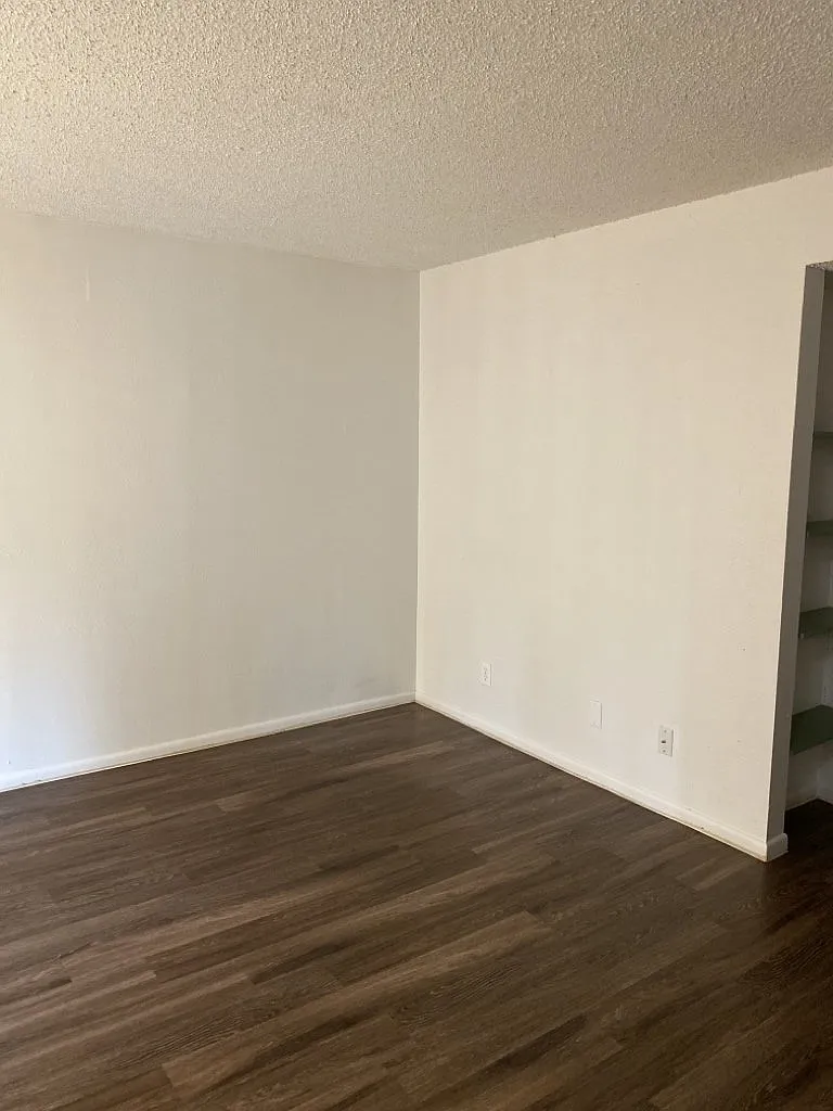 1 bed, 1.0 bath, 650 sqft, $1,250 — Photo 2