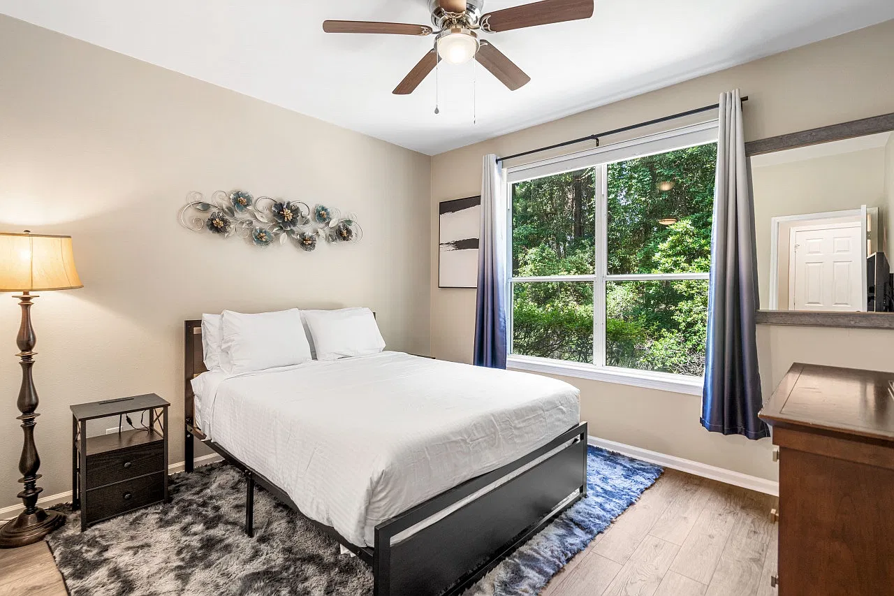 2 bed, 952 sqft, $2,600 — Photo 3