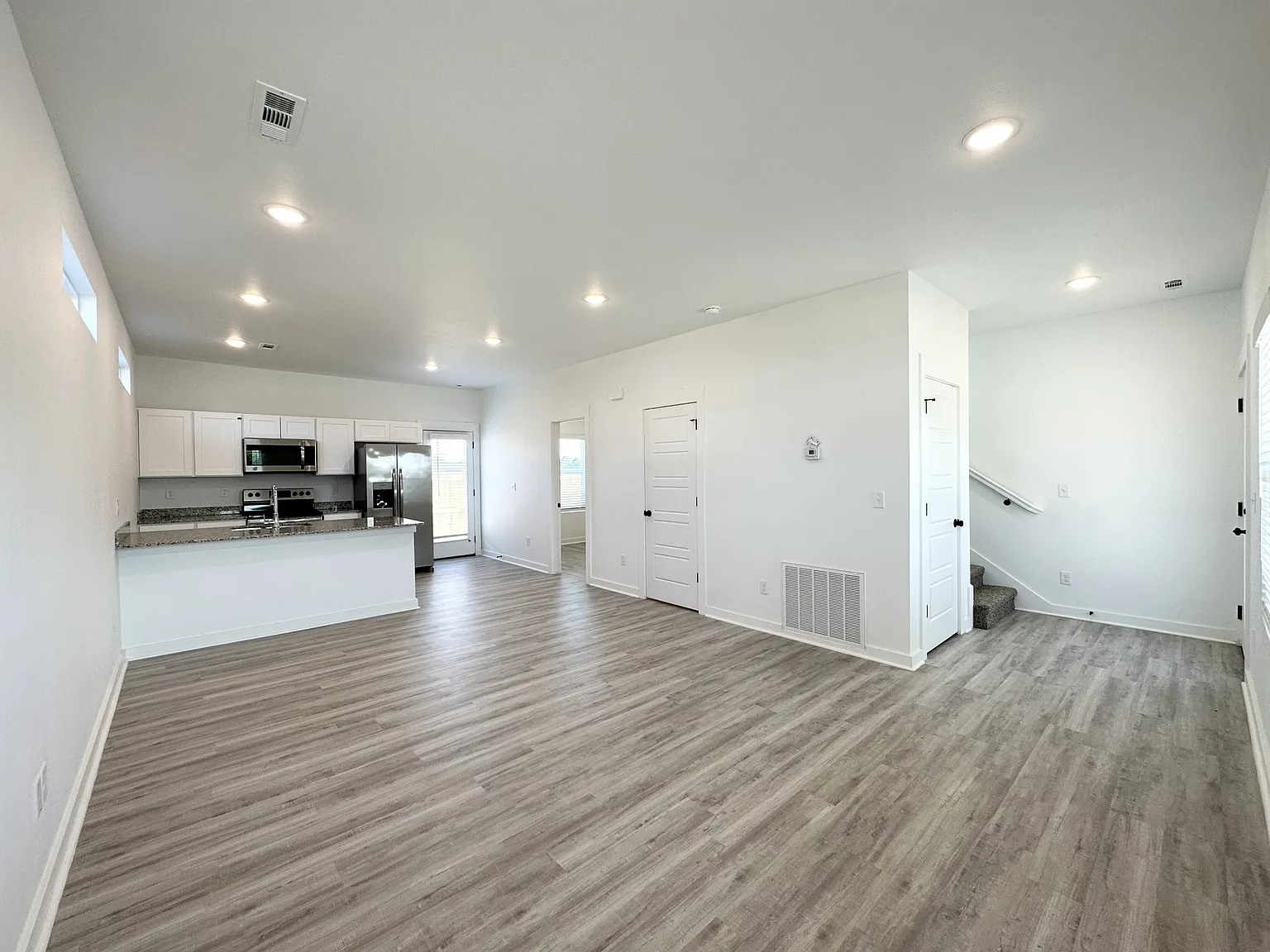1070 Boardwalk Avenue - 1 — Photo 3