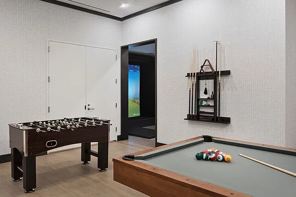 Rented by The Moinian Group | media 22