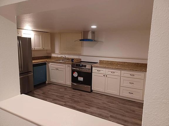 3rd image of 1365 Vine St