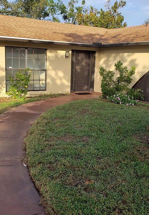 1st image of 17 Farrington Ln