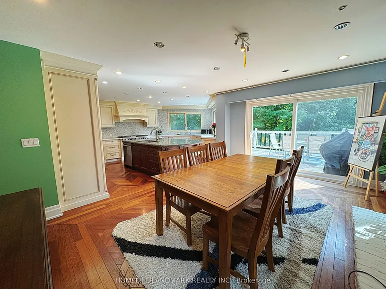 2415 Jarvis St #B4 — Photo 7