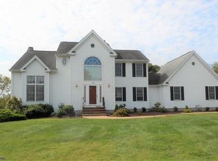 18 Farmhouse Rd, Milford, NJ 08848