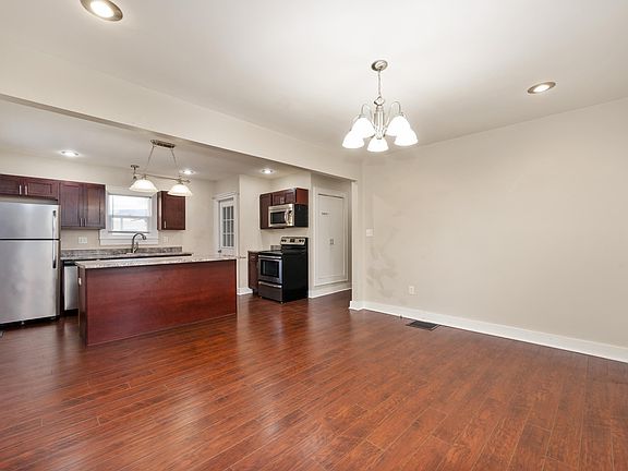 4th image of 421 S Hutchinson Ave