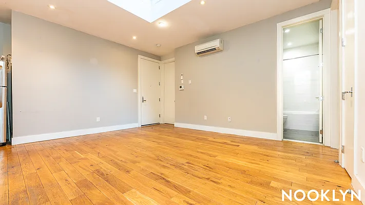 Rented by Nooklyn NYC LLC | media 13