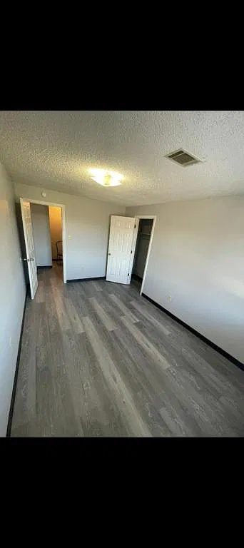 3925 Franklin St — Photo 4