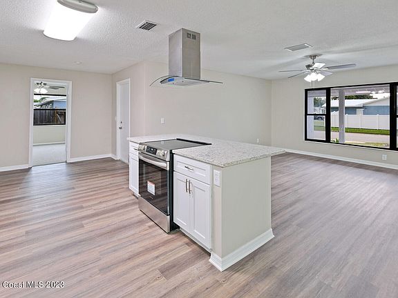 3rd image of 5310 Sandra Dr