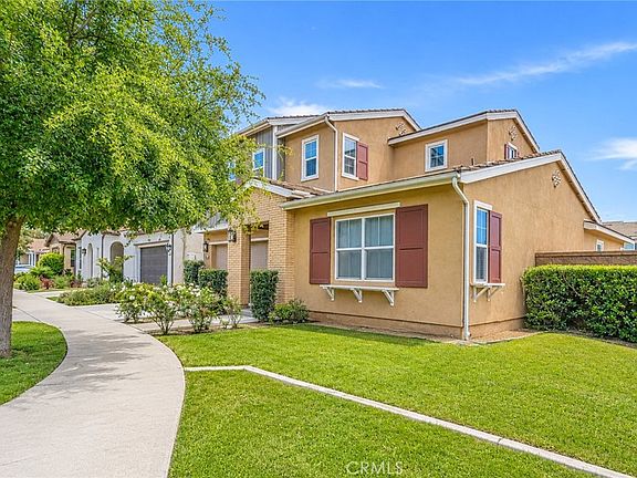 3rd image of 4048 E Groveland Dr