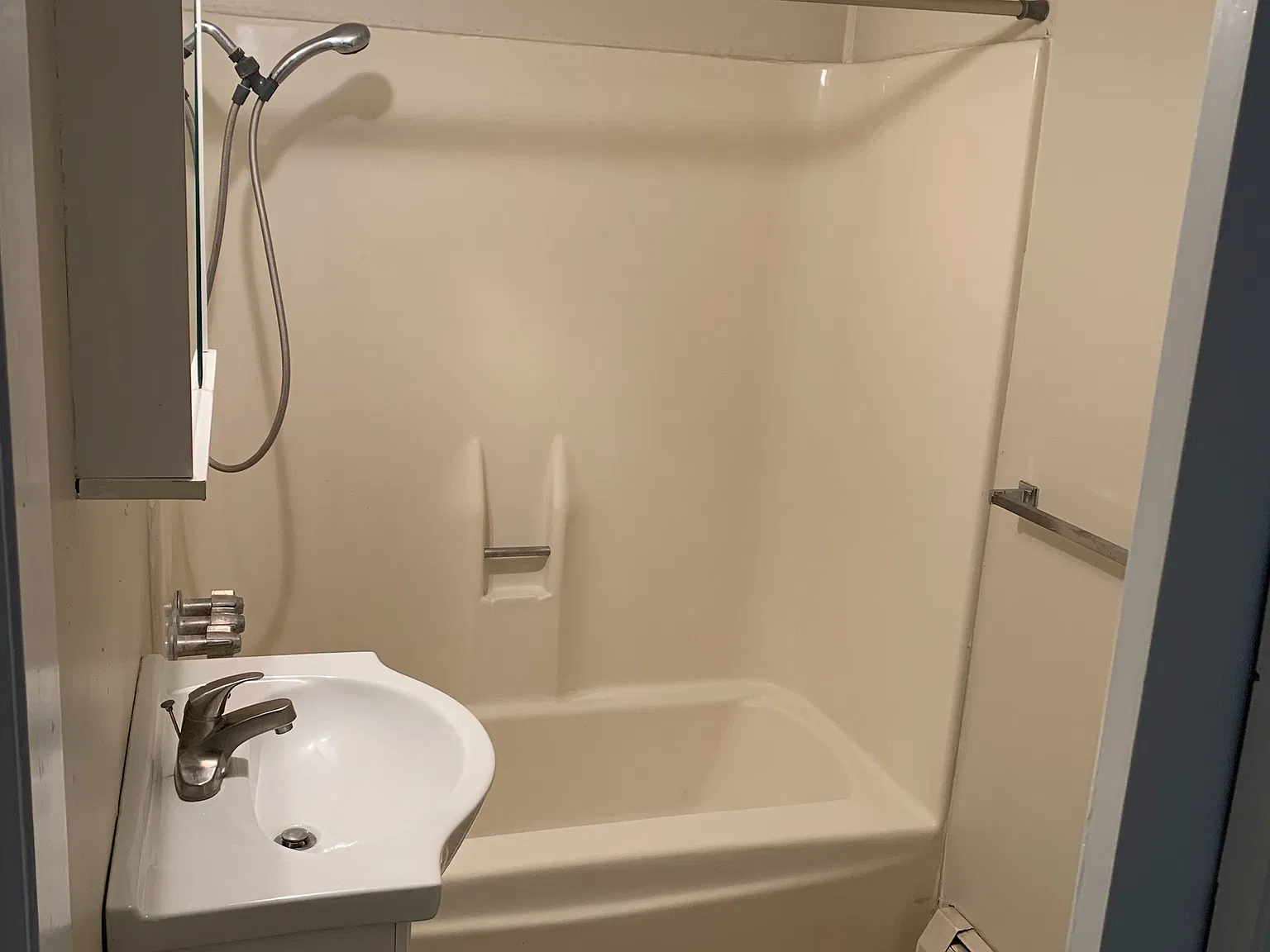 1 bed, 725 sqft, $725 — Photo 3