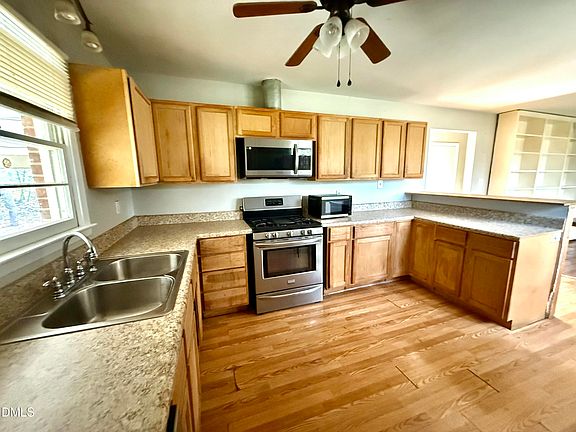 4th image of 7 Custer Cir