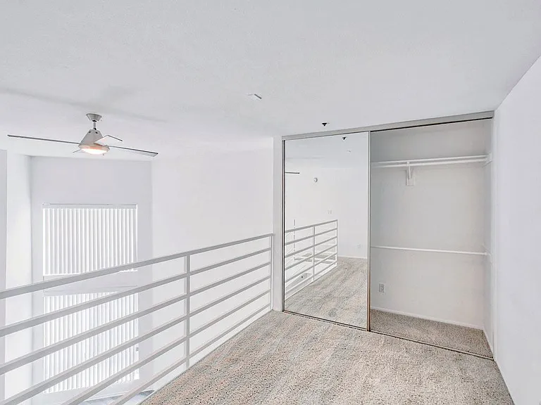1820 Whitley — Photo 16