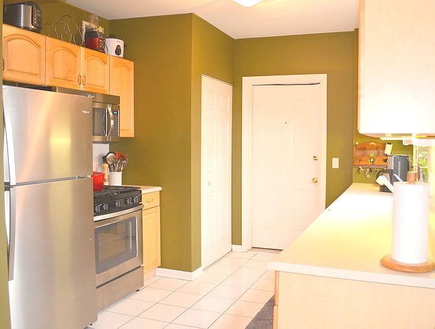 2nd image of 4925 N Wolcott Ave APT 3A
