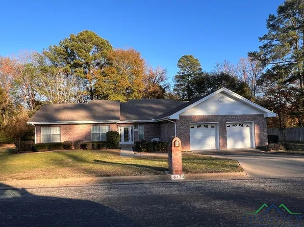 170 N Parker Ln, Carthage, TX 75633