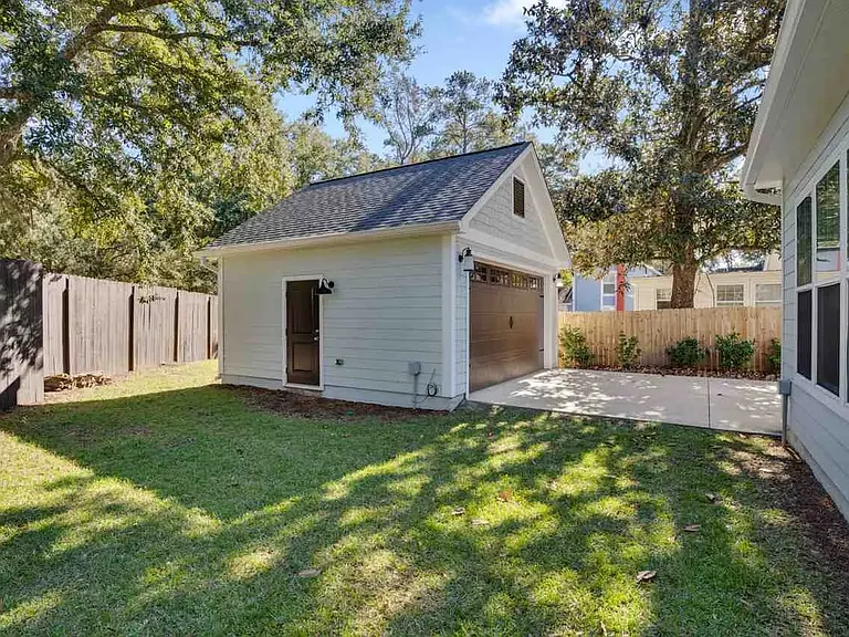 1625 N M L King Jr Blvd — Photo 12
