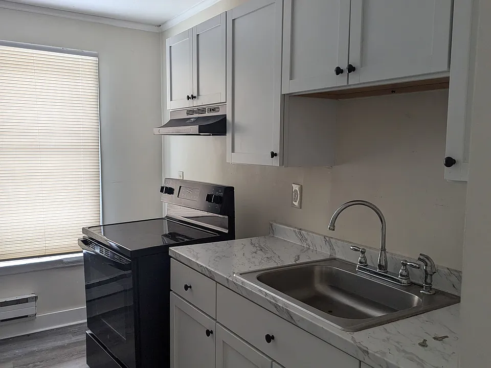 14A Village St