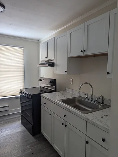 16 Village St #D Photo 1