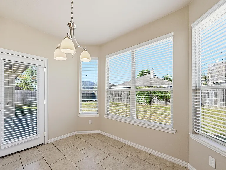 717 Jennie Marie Cir — Photo 11