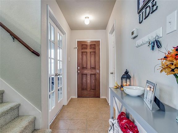 3rd image of 5317 Soledad Dr