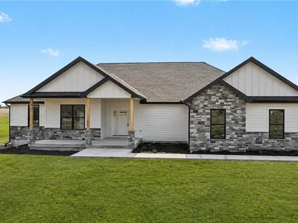 7203 92nd Hwy, Smithville, MO 64089