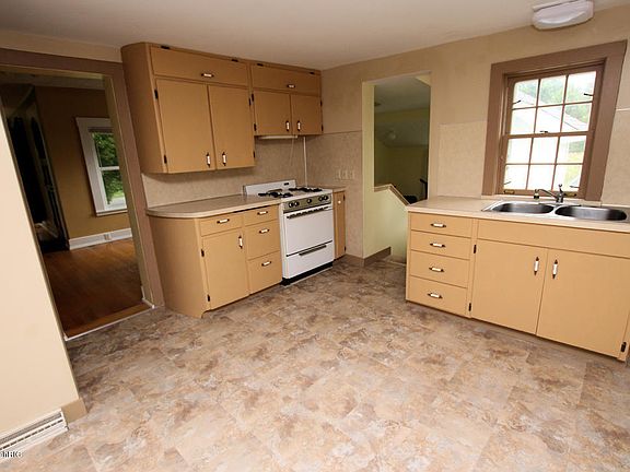 3rd image of 4122 S Osborn Ave