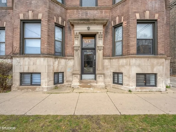 1204 W Addison St APT 2W, Chicago, IL 60613