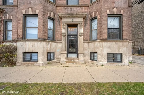 1204 W Addison St #2W Photo 1