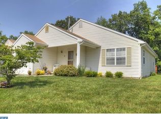 24 Holiday Ct, Ewing, NJ 08638