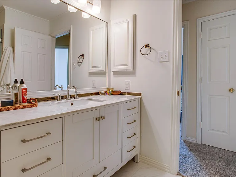 14628 Dickenson Ct — Photo 18