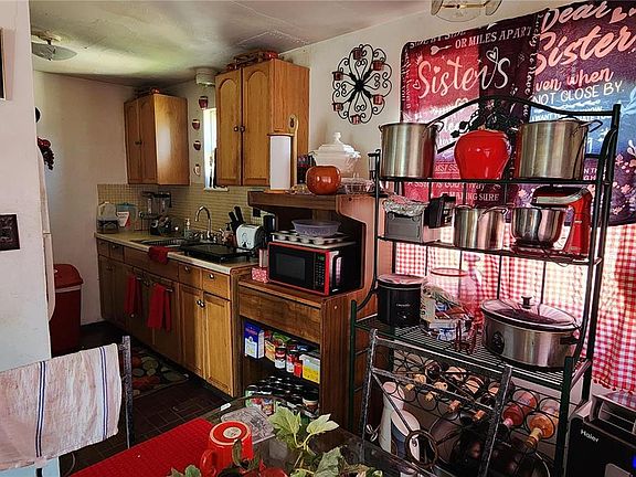 5th image of 2236 Sullivan Ave