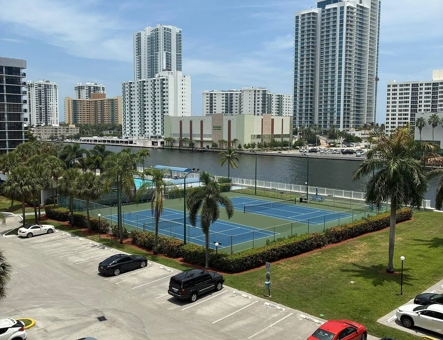 2 bed, 2.0 bath, 1075 sqft, $2,200 — Photo 2