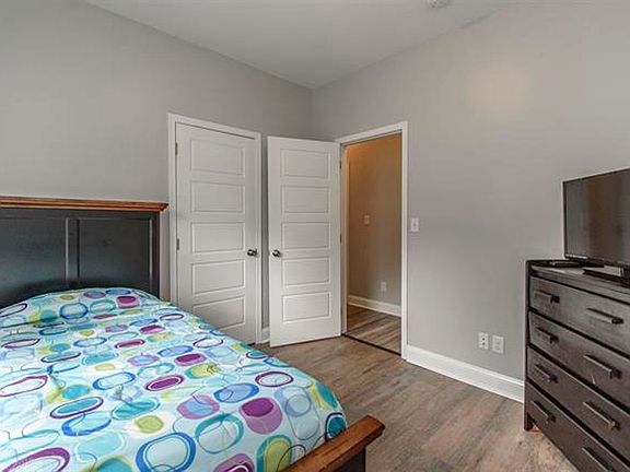 4th image of 258 Economy St