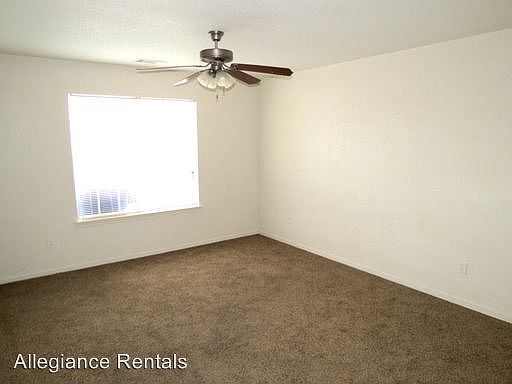 3rd image of 501 W Avenue B