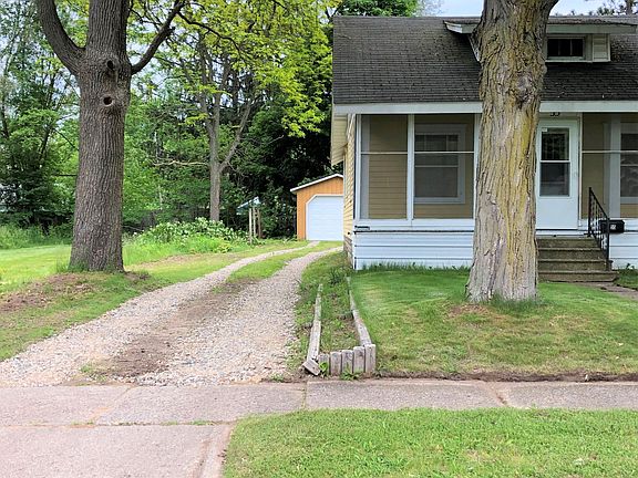 2nd image of 55 Myrtle Ave