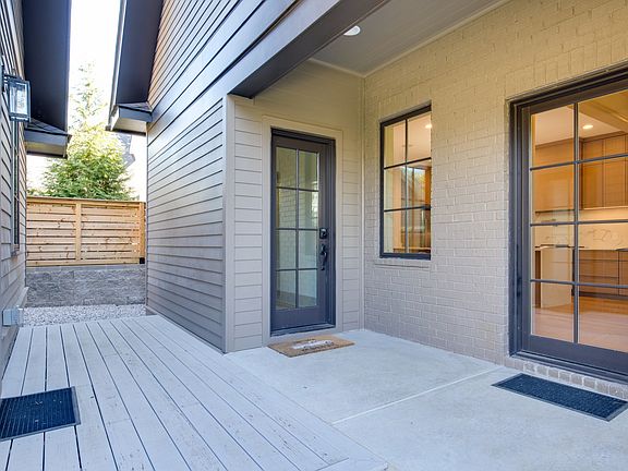 5th image of 1806 Primrose Ave