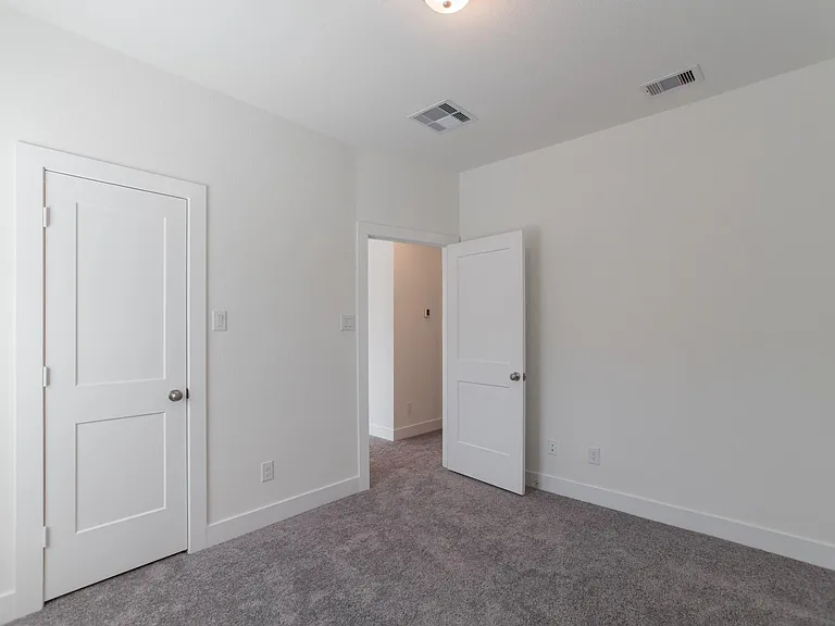 114 Hidden Peak Dr — Photo 35