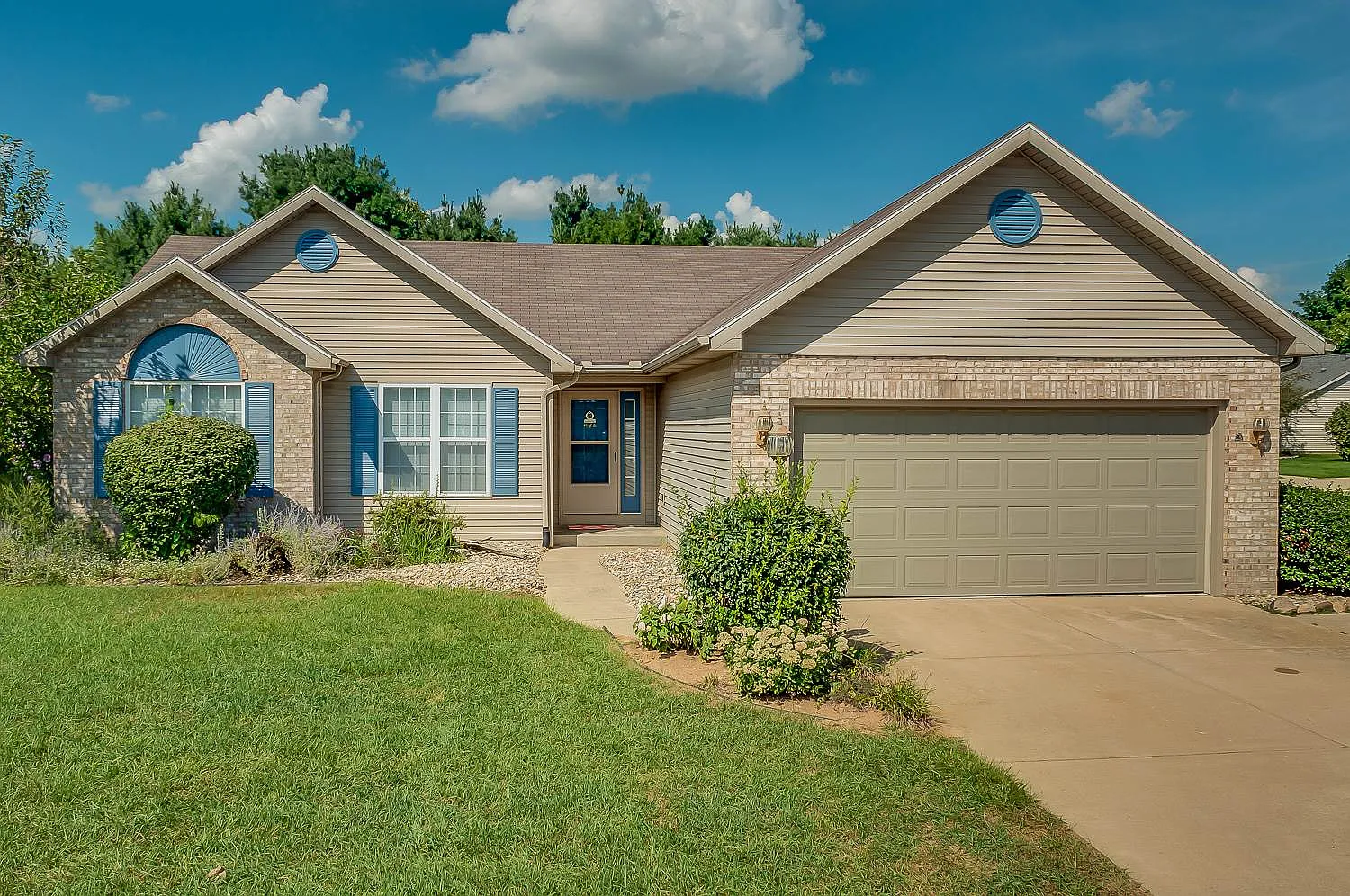 4101 Cherry Pointe Dr photo 1