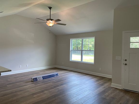 3rd image of 560 Brushwood Dr