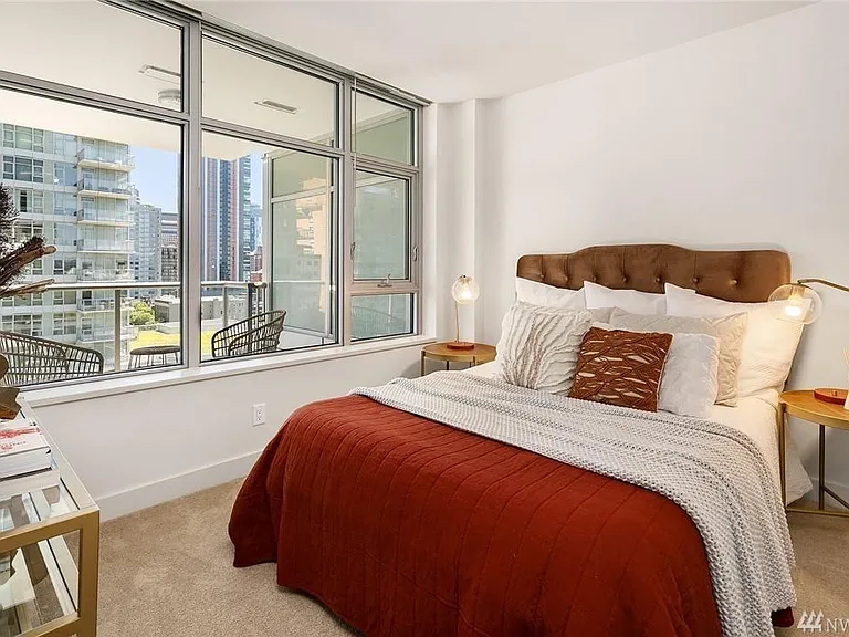 583 Battery St #1708 — Photo 12