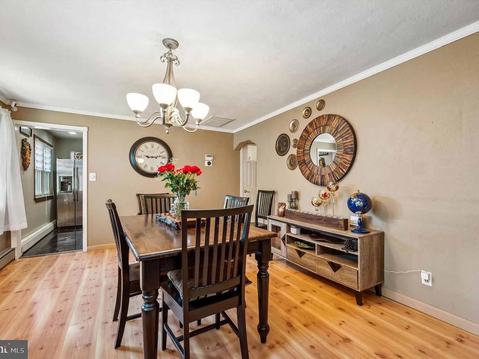 3 bed, 1386 sqft, $2,450 — Photo 3
