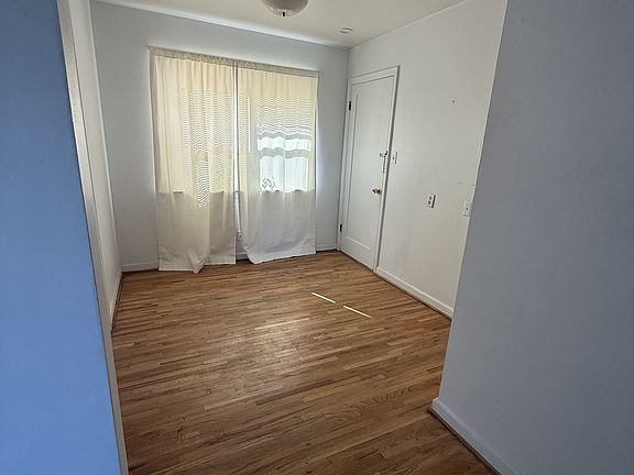 3rd image of 1518 Virginia Ln